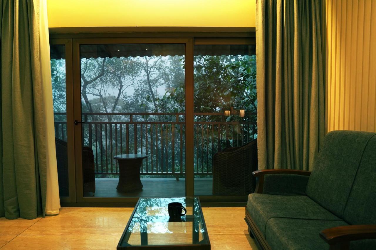 Elephant Passage Munnar Buitenkant foto A room at the resort