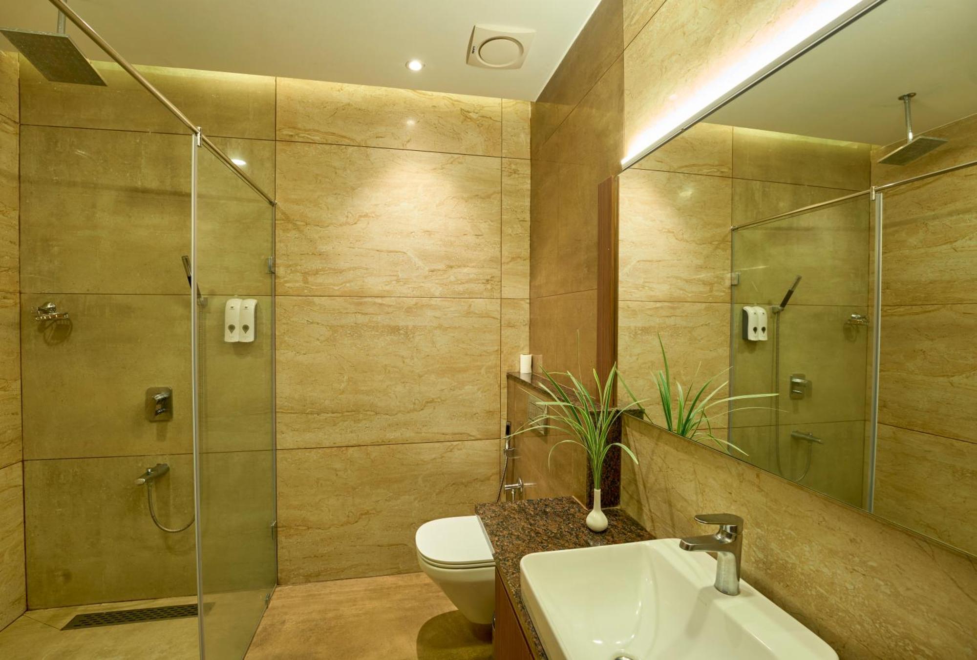 Elephant Passage Munnar Buitenkant foto A modern bathroom